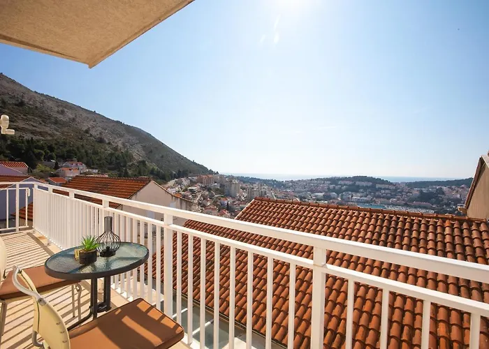 Bellevue Duplex Apartament *