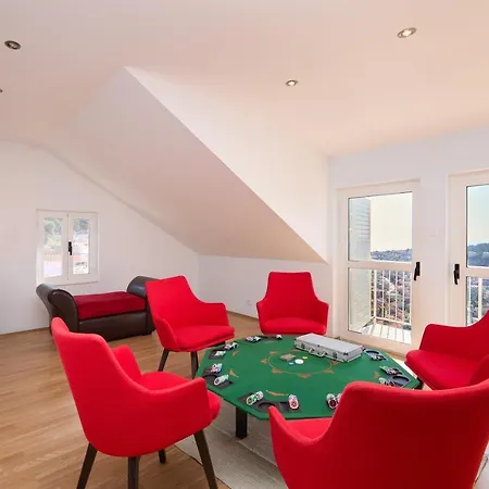 Bellevue Duplex شقة دوبروفينك